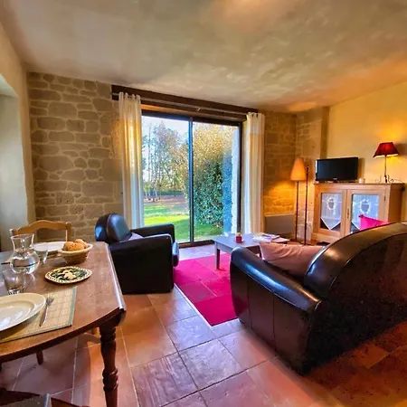Les Granges Hautes, Maisons De Vacances, Proches De Sarlat Avec Piscine, Parc, 度假居 *