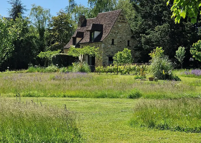 Les Granges Hautes, Maisons De Vacances, Proches De Sarlat Avec Piscine, Parc, Дом отдыха